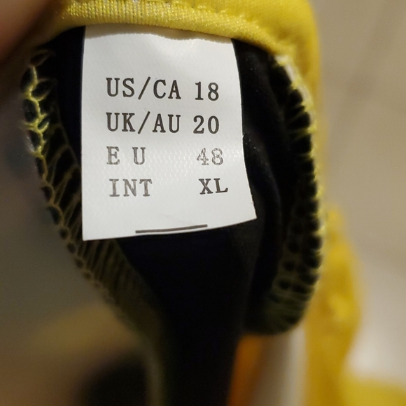 Geometric print half sleeve yellow maxi dress. - Picture 12 of 12